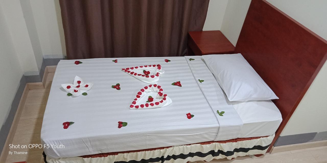 Hato Inn Rangoon Buitenkant foto