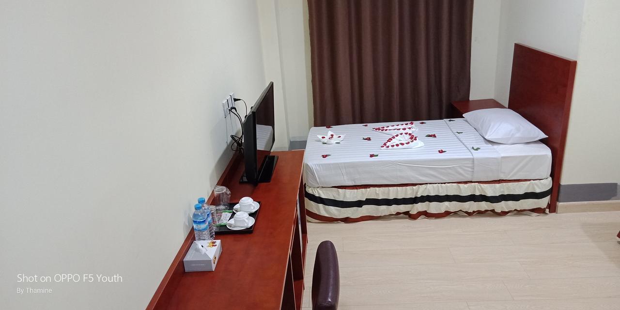 Hato Inn Rangoon Buitenkant foto