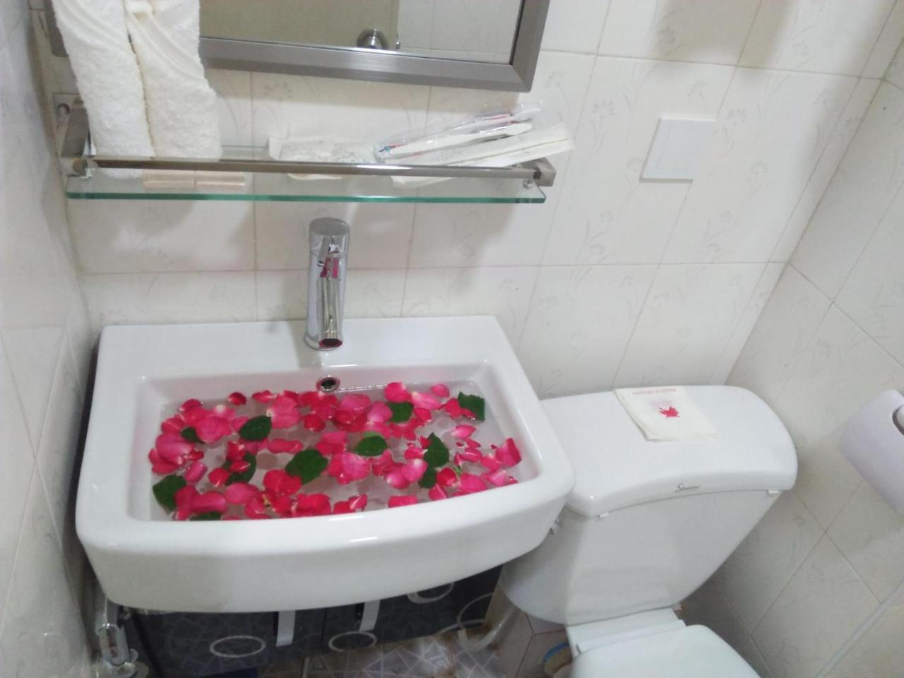 Hato Inn Rangoon Buitenkant foto